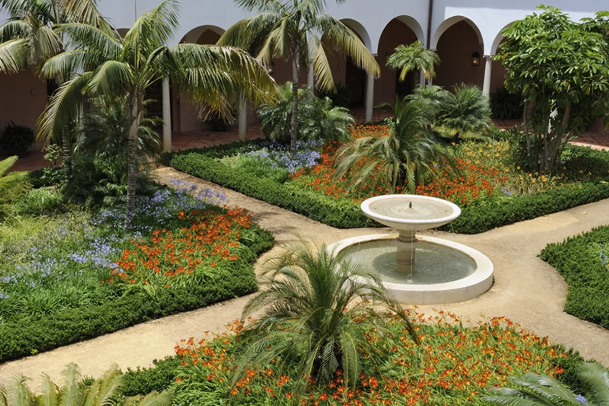 Finca Cortesin - Courtyard and white architecture