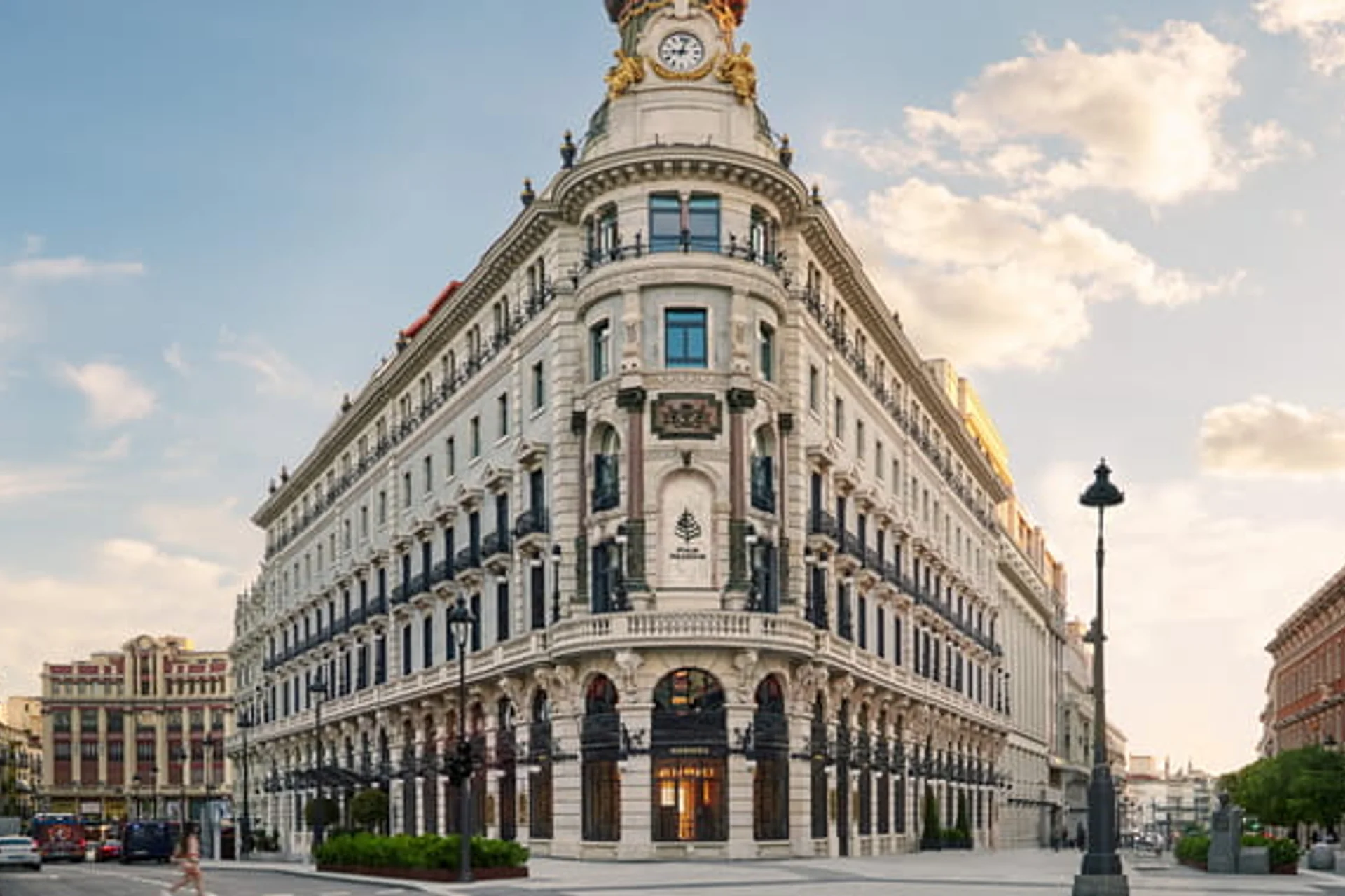 Four Seasons Hotel Madrid - Fachada histórica del Palacio de La Equitativa