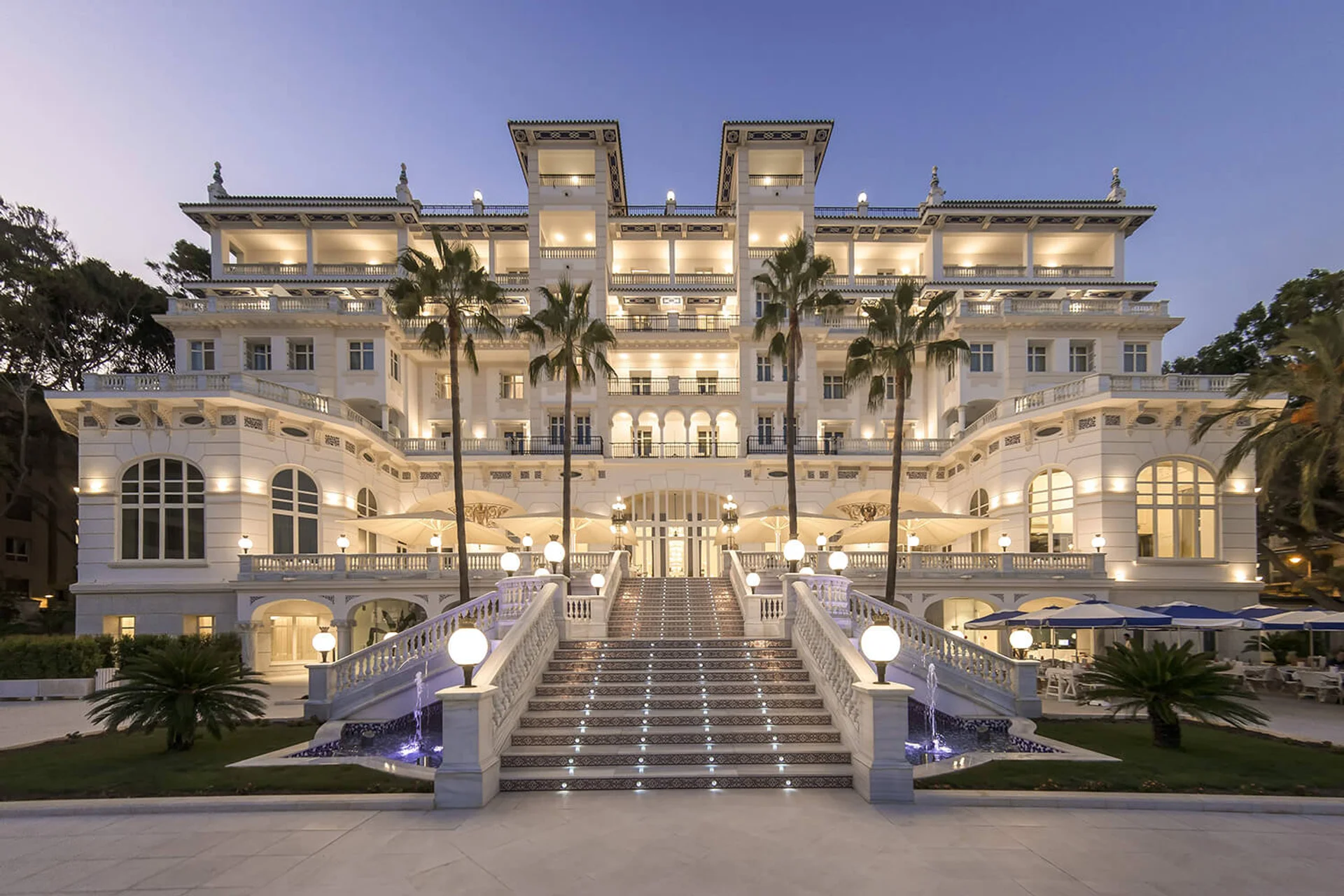Gran Hotel Miramar - Fachada Art Déco frente al mar