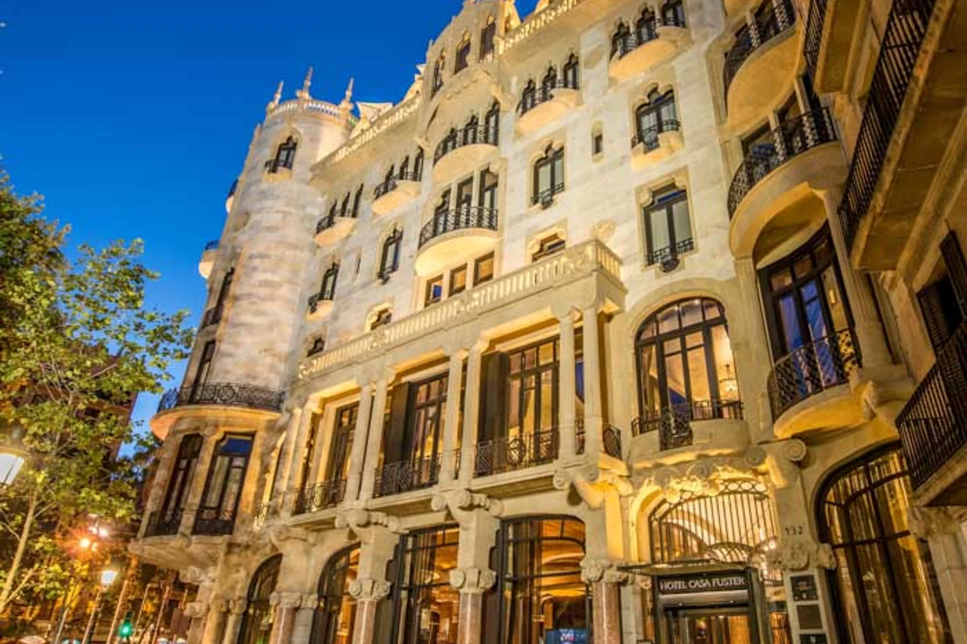Hotel Casa Fuster - Obra maestra del modernismo catalán