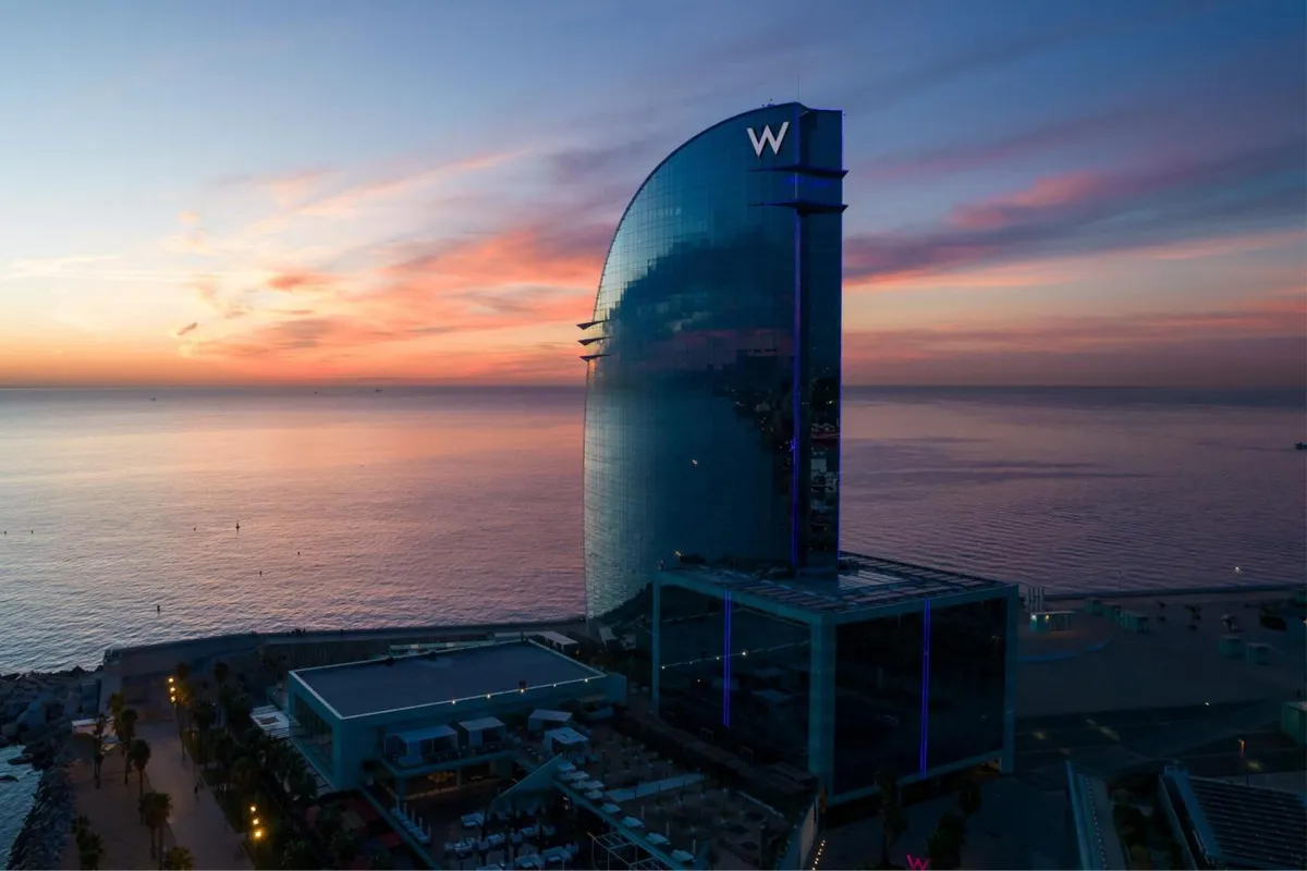 W Barcelona — imagen 1