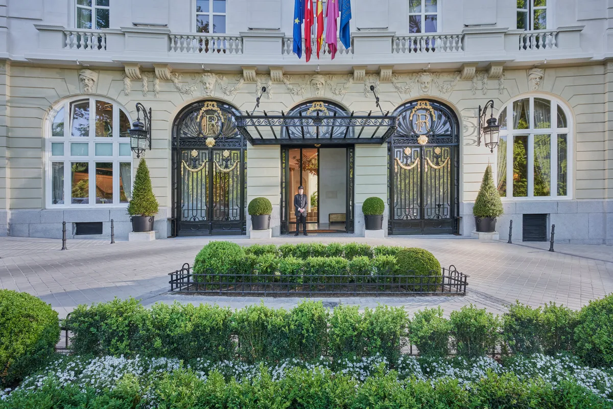 Palm Court bajo la cúpula de cristal restaurada