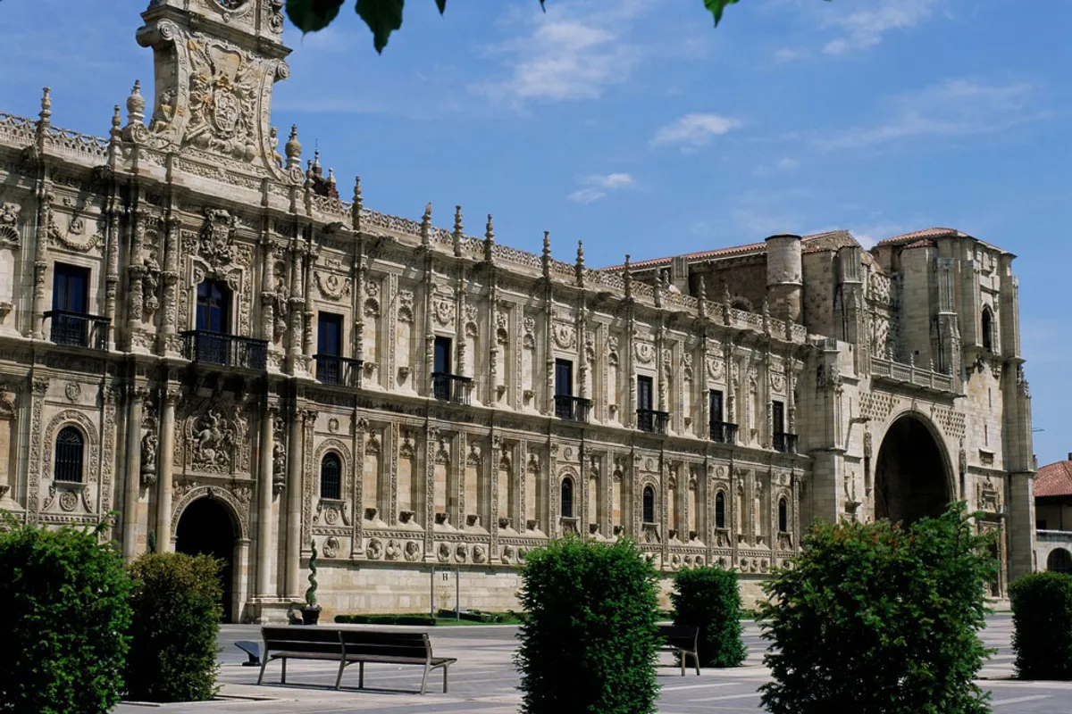 Fachada de 100 metros