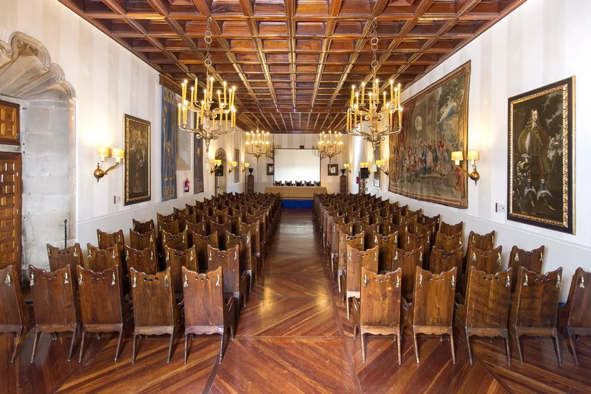 Habitación con vistas a la plaza