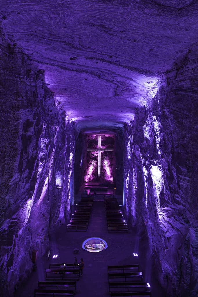 La Catedral de Sal de Zipaquirá: Un Tesoro Subterráneo de Colombia