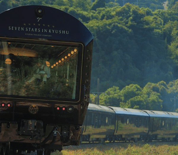 El Tren de las 7 Estrellas en Kyushu: Una Experiencia de Lujo en Japón