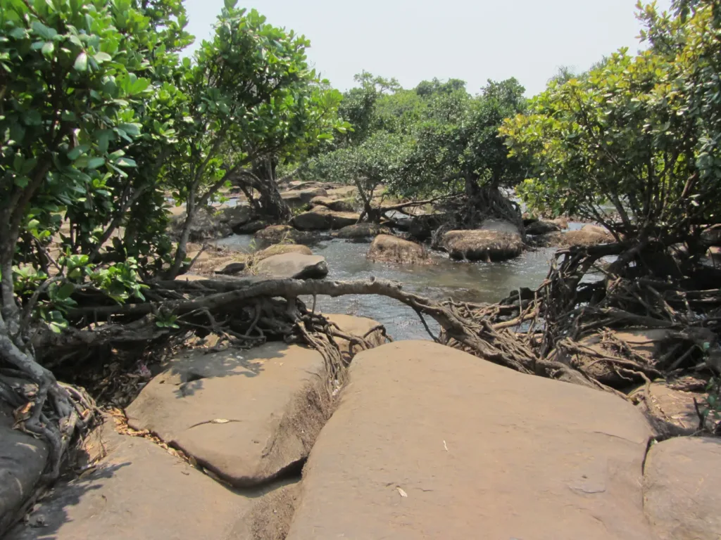 Quedas-Kalandula_03_agua-chega_LWS-2011-08_QD26